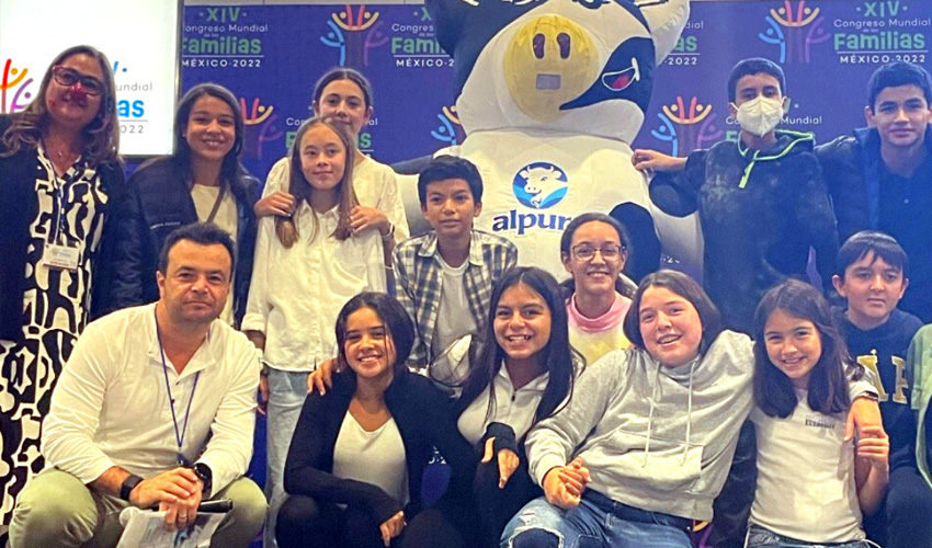 Alumnas del Pinecrest destacaron entre 16 equipos participantes, en el concurso de propuesta de apostolado estilo "Shark Tank".