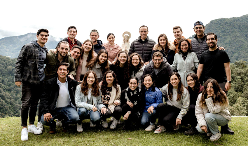 Meditación del Día: una comunidad que camina en conjunto a la santidad