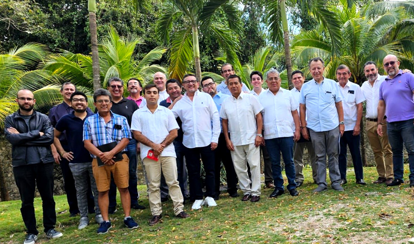 Triduo de asociación y renovación de señores en Cancún