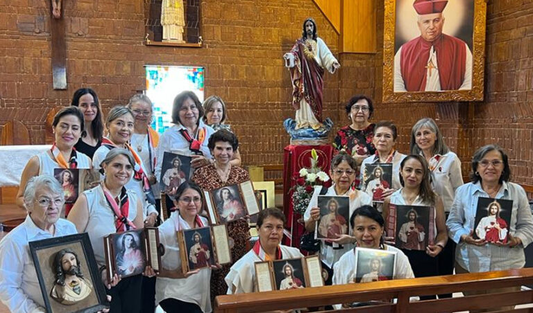 Celebran al Sagrado Corazón de Jesús en Xalapa