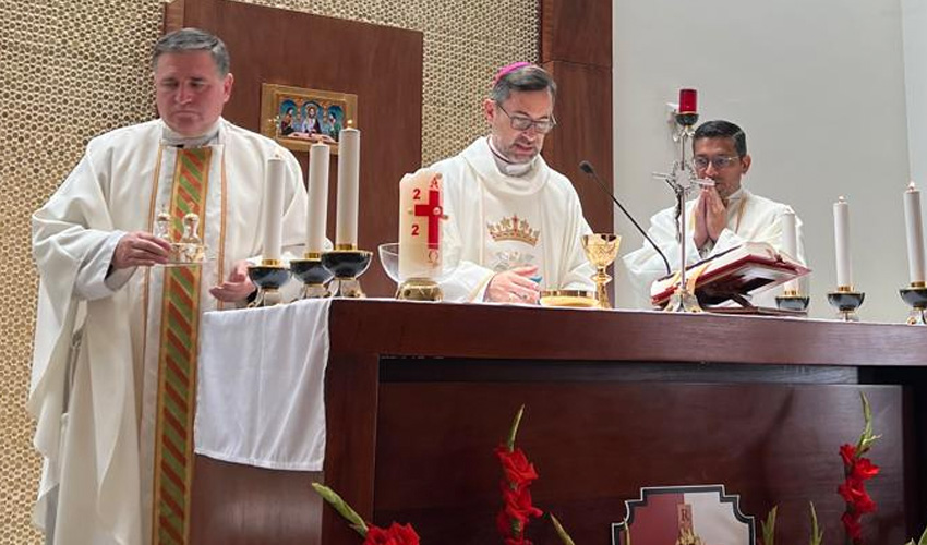 Bendición de la capilla y de la Comunidad por Mons. Tulio Omar Pérez en Guatemala