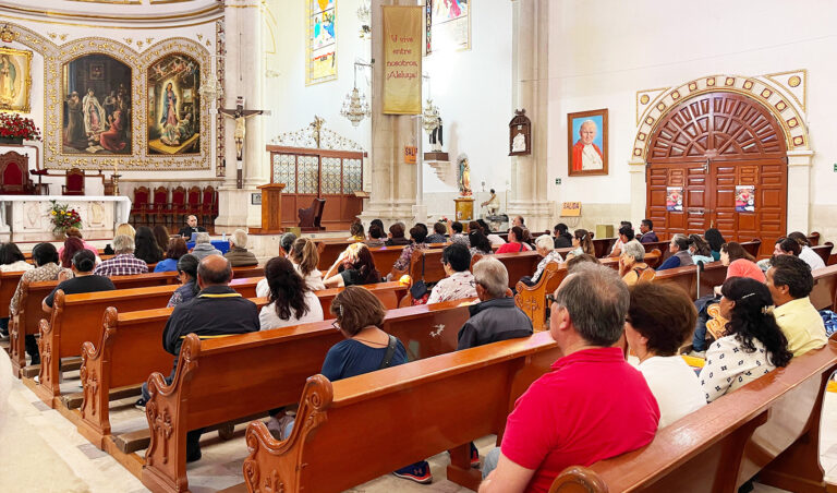 Reflexionan sobre la fe e identidad nacional